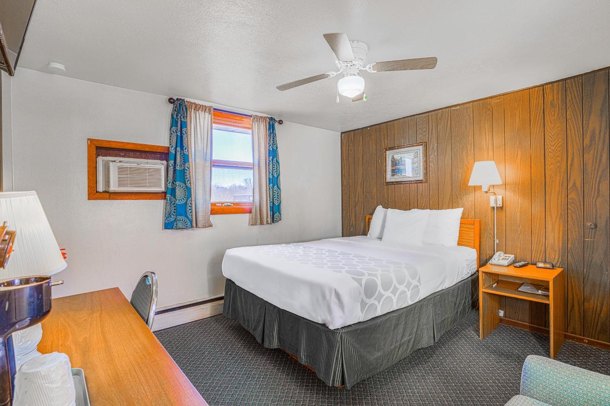 Love Hotels Silver Street By Oyo At Hurley Wi Esterno foto