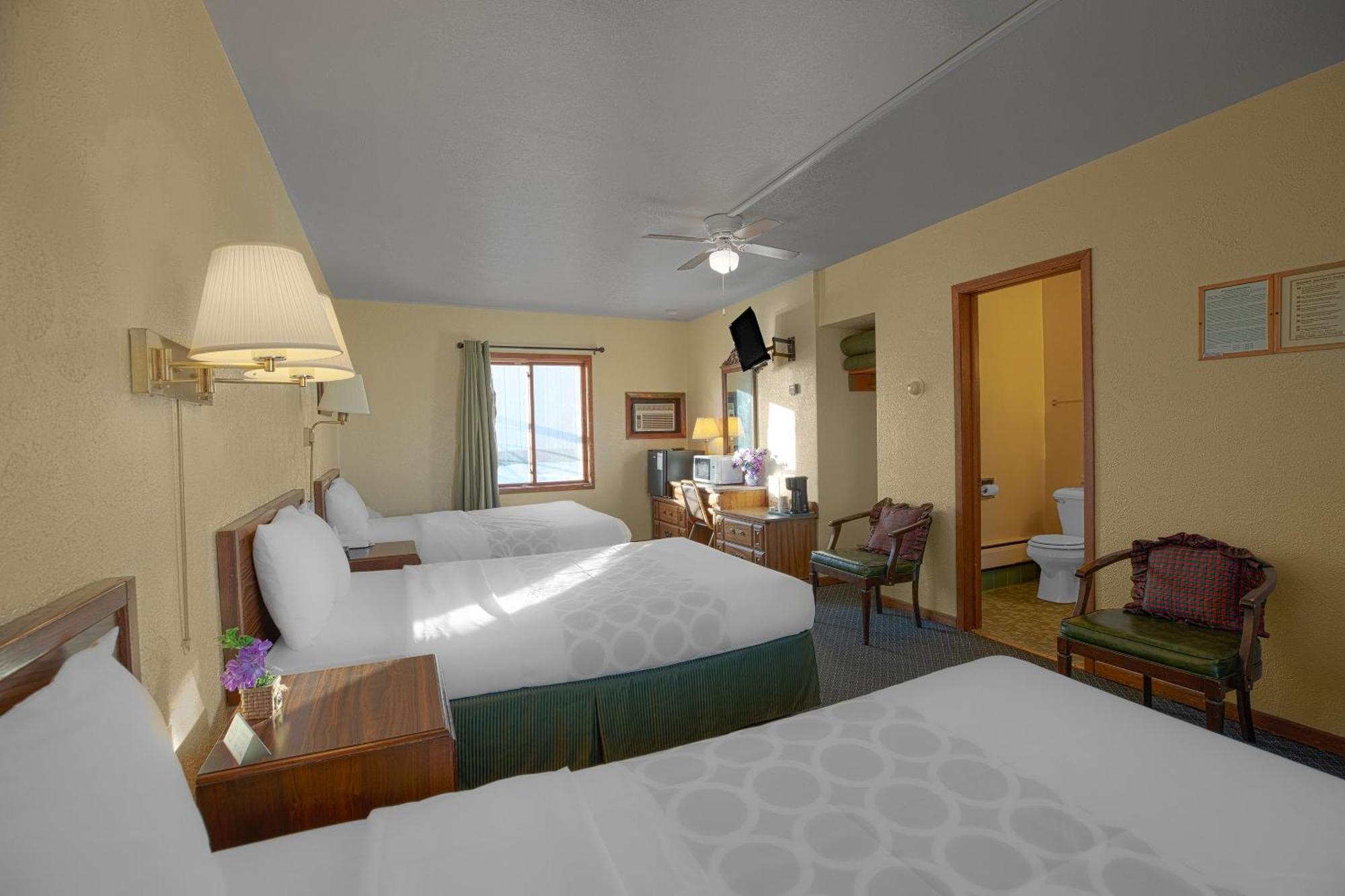 Love Hotels Silver Street By Oyo At Hurley Wi Esterno foto