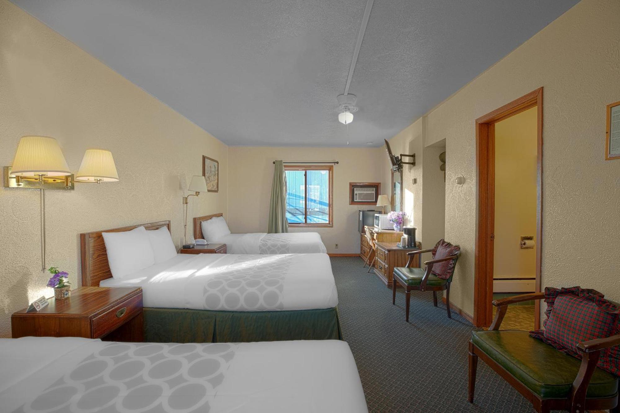 Love Hotels Silver Street By Oyo At Hurley Wi Esterno foto