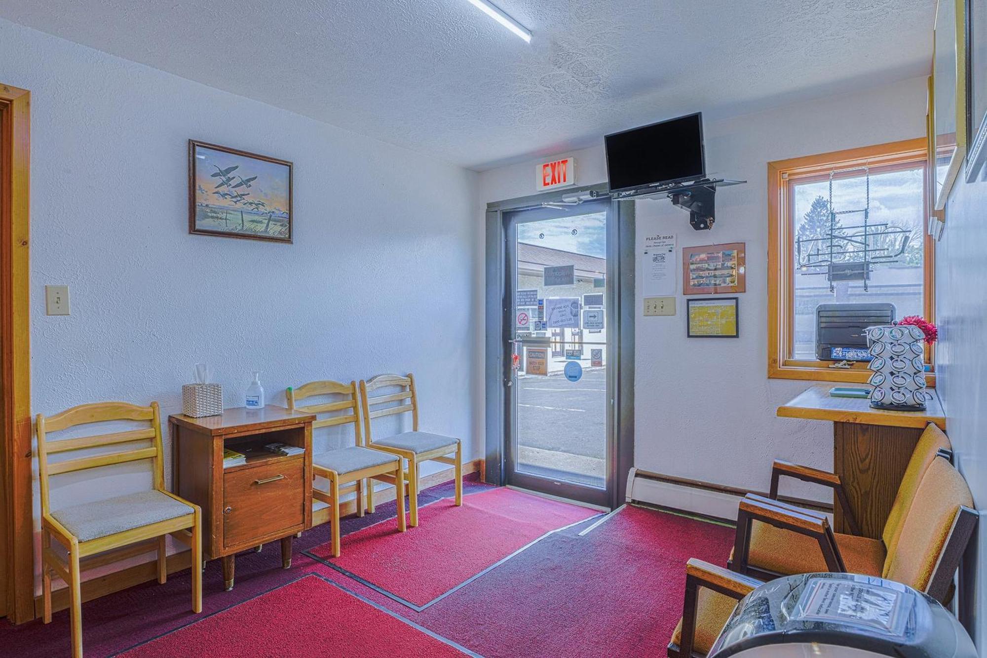 Love Hotels Silver Street By Oyo At Hurley Wi Esterno foto