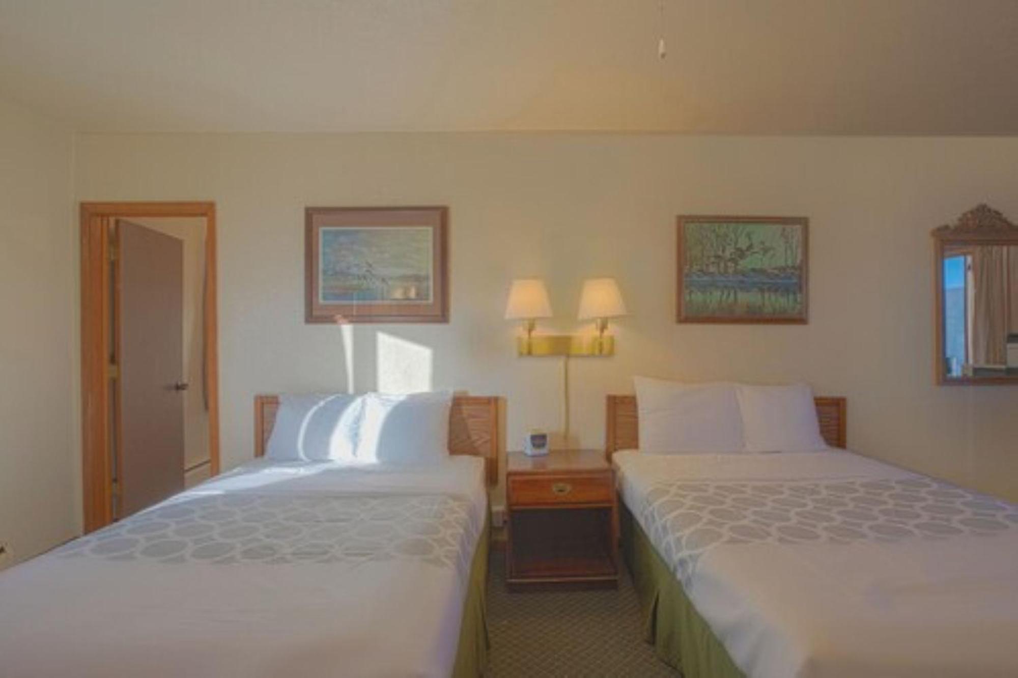 Love Hotels Silver Street By Oyo At Hurley Wi Esterno foto